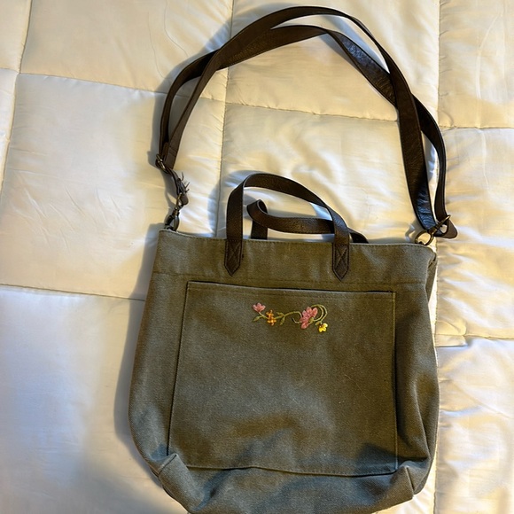 thrity one Handbags - Thirty one olive green tote bag with strap
